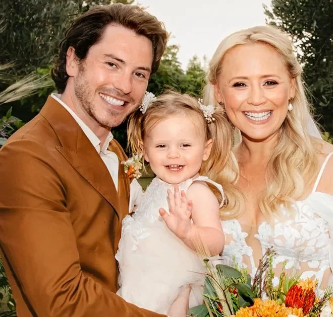 Celebrity NewsEmmerdale’s Amy Walsh’s ‘mini me’ daughter Bonnie is the star at wedding