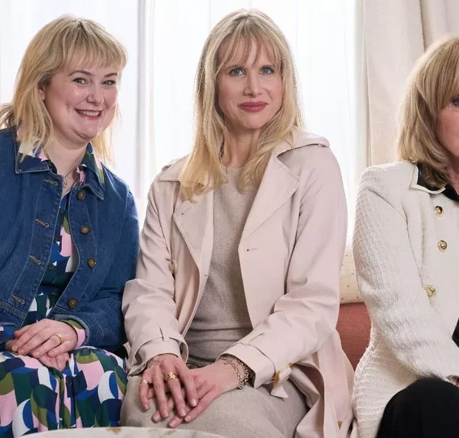 Joanna Lumley says parents need to ban one thing and teach teenagers ‘the basics’