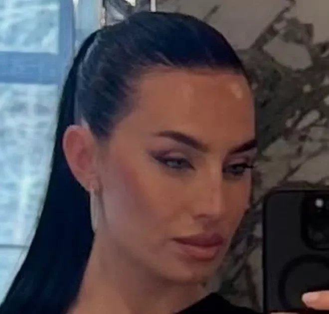 Kyle Walker’s wife Annie Kilner pleads guilty to using phone while driving £70k Mercedes