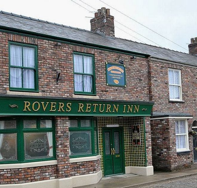 Coronation Street star quits soap after making history