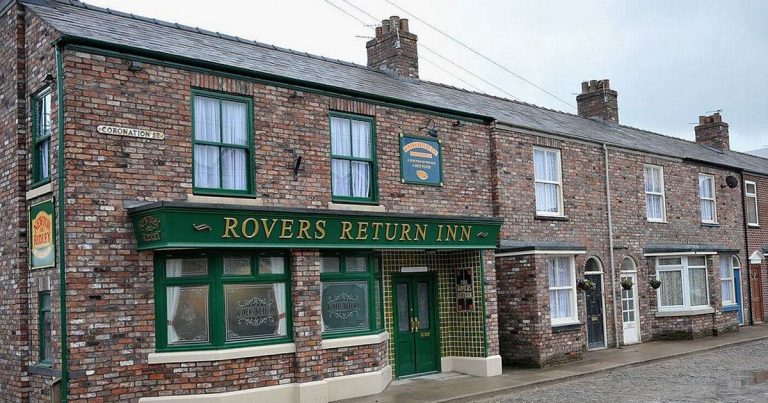 Coronation Street star quits soap after making history