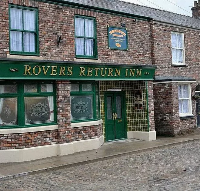 Coronation Street favourite leaves soap for good in emotional final scenes