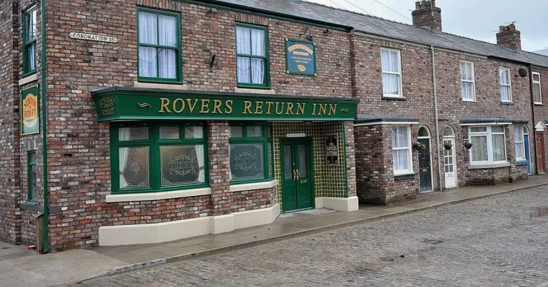 Coronation Street favourite leaves soap for good in emotional final scenes