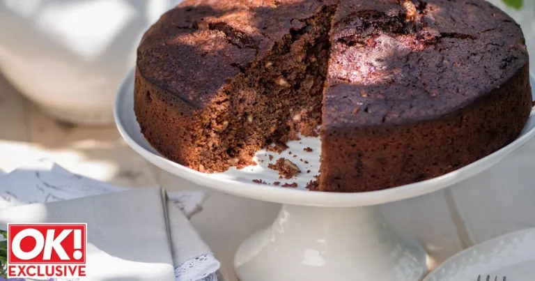 4 super healthy ways to cook with courgettes including a chocolate cake