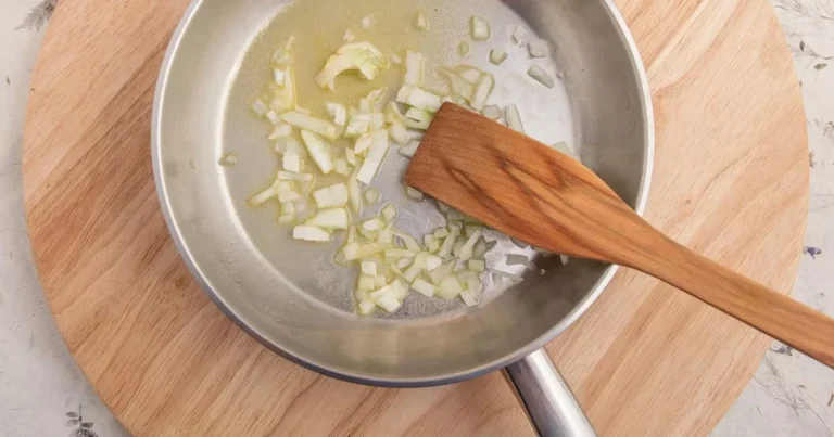 You’re probably frying food wrong – easy mistake makes it stick to pan