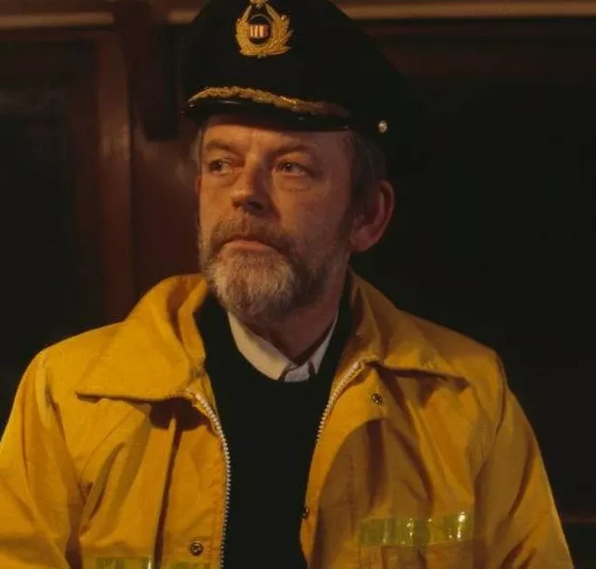 Carry On legend Julian Holloway dies aged 80 as tributes pour in