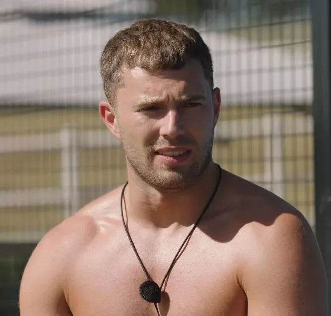 Curtis Pritchard reignites Love Island feud as he snubs All Star in awkward move