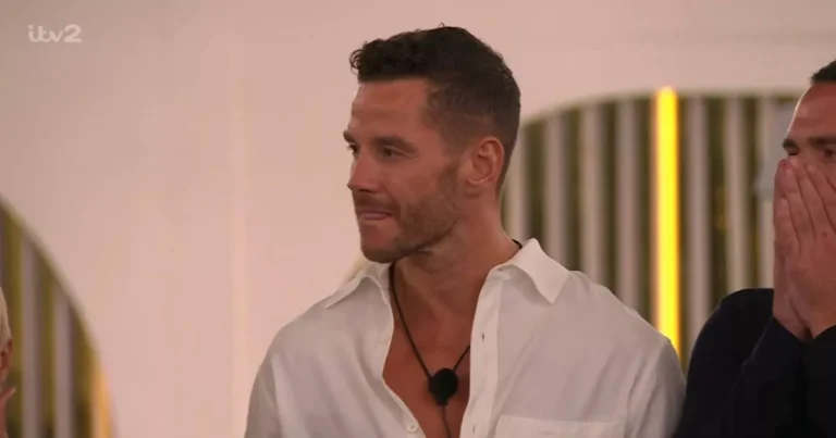 Scott Thomas’ twin Adam ‘fuming’ as he urges Love Island star to ‘come home’