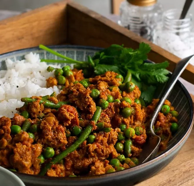 Peter Andre’s ‘packed with veggies’ creamy keema curry recipe for just £1
