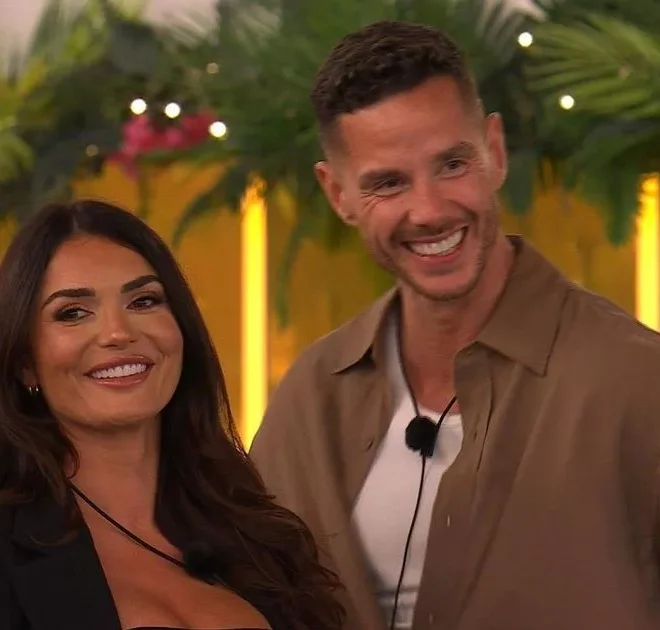 Scott Thomas’ twin Adam addresses Love Island fix rumours as Ekin-Su makes bombshell entrance
