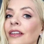 Holly Willoughby has been wearing this anti-ageing foundation for Dancing on Ice