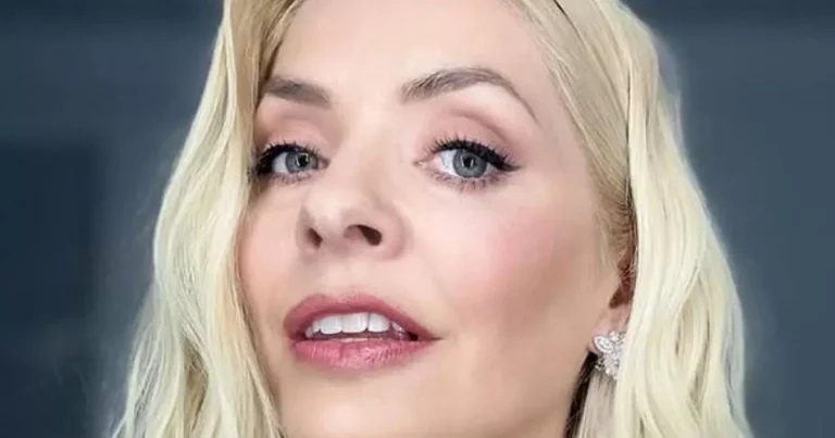 Holly Willoughby has been wearing this anti-ageing foundation for Dancing on Ice