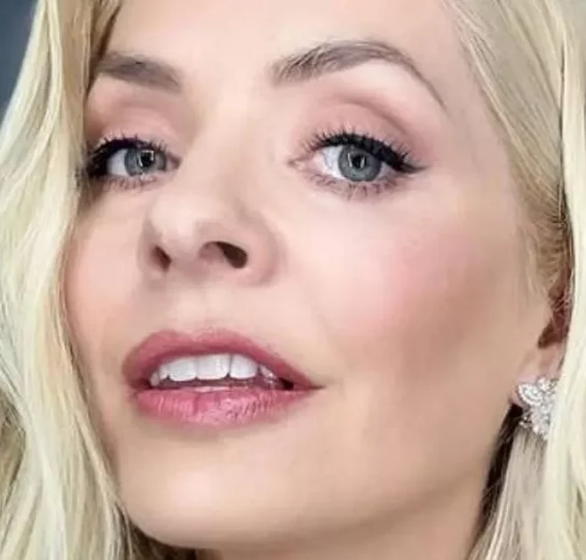 Recreate Holly Willoughby’s Dancing on Ice makeup with these exact beauty products