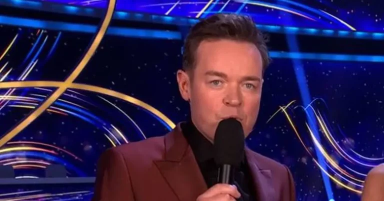 Dancing On Ice viewers say same thing about Holly Willoughby and Stephen Mulhern’s ‘annoying’ habit