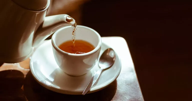 American tries to make ‘proper’ cup of tea but leaves people absolutely raging