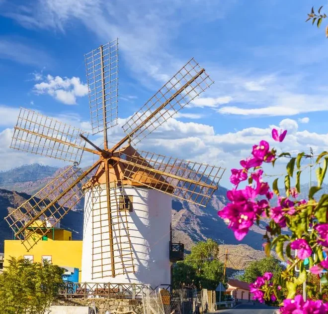 Best hot weather holiday destinations for every month of the year to avoid rain