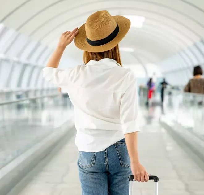 10 things you must do before travelling, says travel expert, with massive luxury luggage summer sale