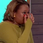 Loose Women star interrupts show and chokes back tears as she announces death of close friend
