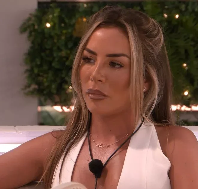 Shoppers rush to snag iconic celeb-loved name necklace in 2-for-1 Abbott Lyon deal