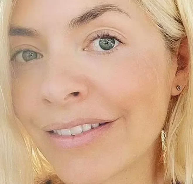 Holly Willoughby-loved face mask leaves skin ‘glowing so good you can skip highlighter’