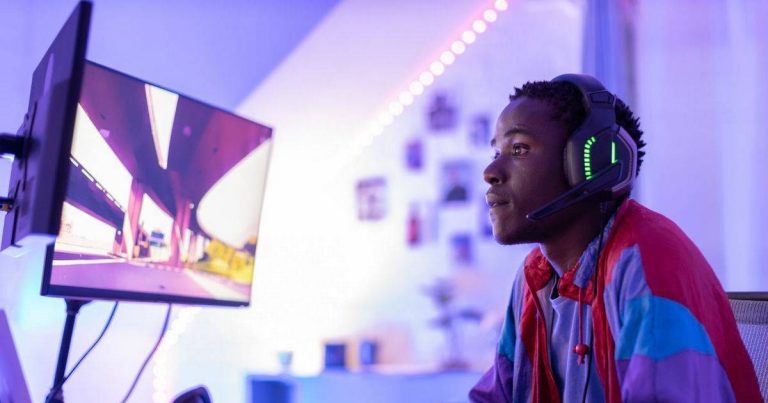 ‘Best headphones I’ve owned’—gaming headset with over 101k reviews hits sale with 25% off