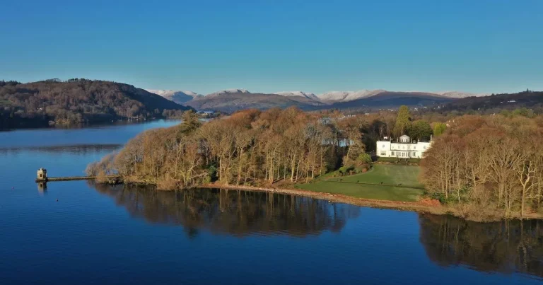 ‘I found the most romantic hotel in the Lake District with a hot tub and spa deal in your room’