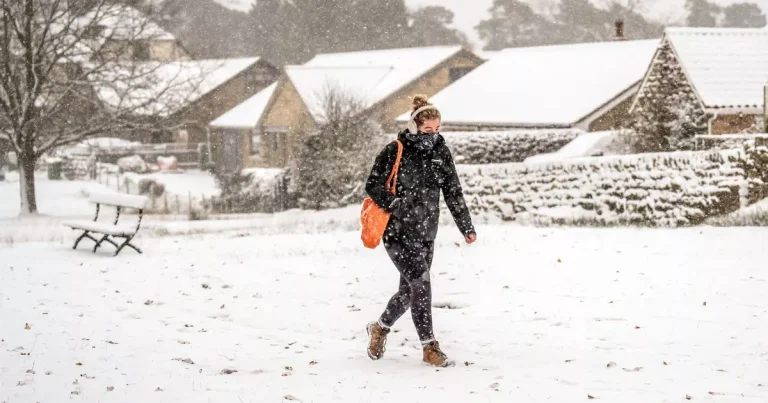 Hundreds of schools closed by snow as UK goes into 0C deep freeze ahead of Storm Bert
