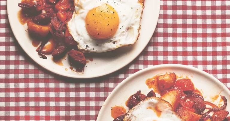 ‘Super budget friendly’ chorizo and potato hash is perfect for cold evenings