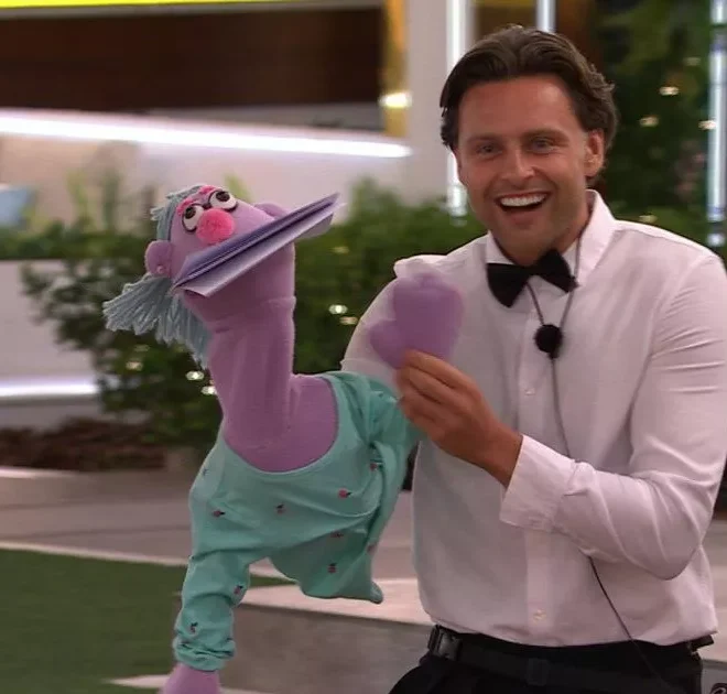 Love Island’s Casey ‘rips Islanders to shreds’ with his ‘savage’ talent