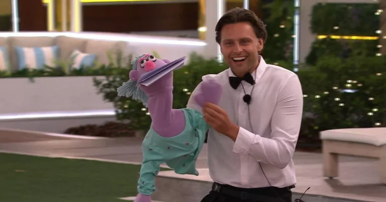 Love Island’s Casey ‘rips Islanders to shreds’ with his ‘savage’ talent