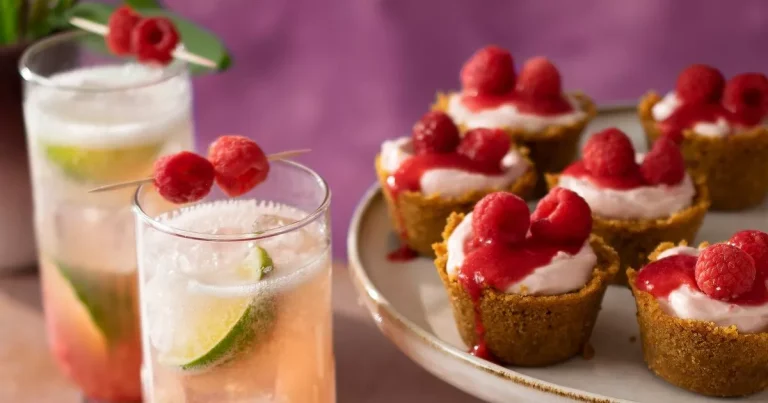 Bring in the bells with this refreshing 5-ingredient fruity cocktail – recipe