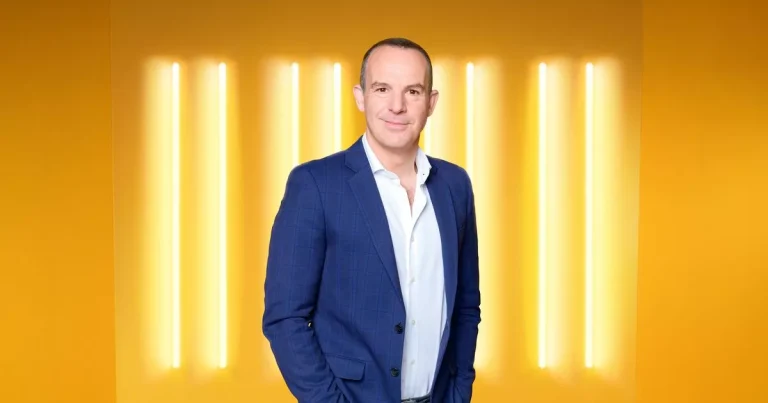Martin Lewis issues vital message for all Easyjet customers this summer as mega sale kicks off