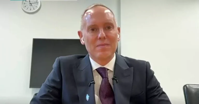 Robert Rinder fights back tears as he discusses grandfather’s Holocaust survival