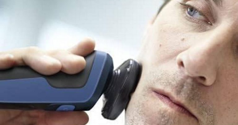 Philips electric shaver on sale for a huge 57% discount at Amazon making it cheaper than Boots and Philips