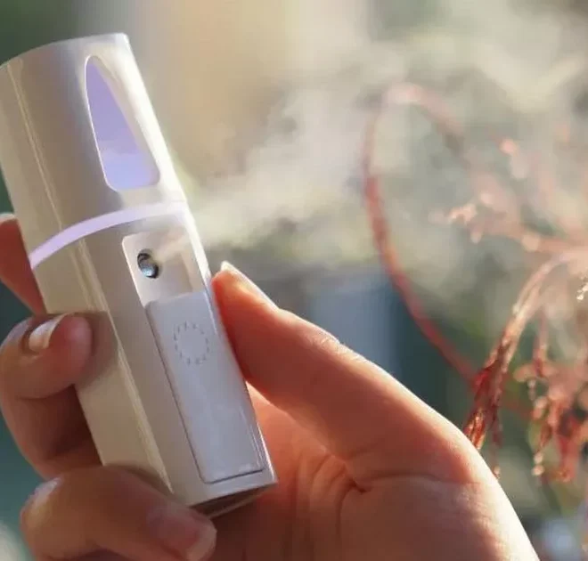 Calm flying nerves and travel sickness with £20 travel-sized hand held diffuser