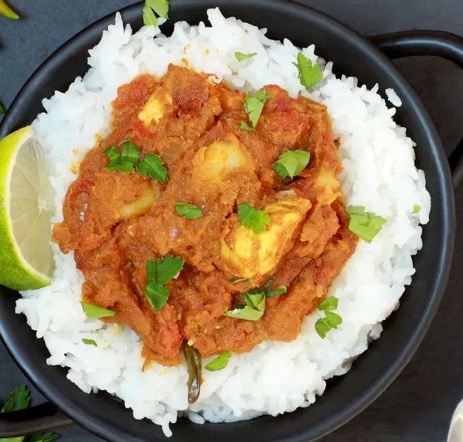 Having a curry could help you lose fat and gain muscle, new research has found