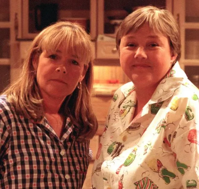 Loose Women’s Linda Robson chokes back tears as she pays tribute to Pauline Quirke