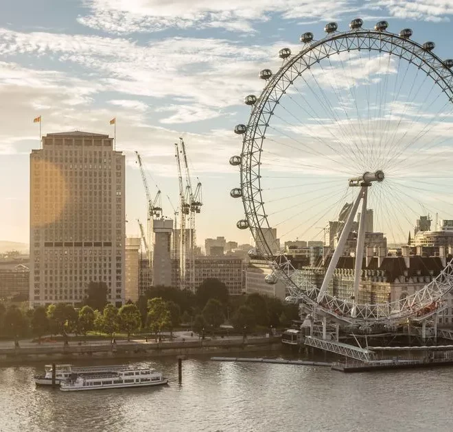 You can book a live Taylor Swift performance on the London Eye for a unique music experience