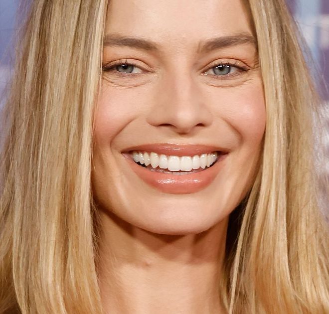 Hair oil loved by Margot Robbie and Demi Moore with more than 71k 5 star reviews now has 15% off