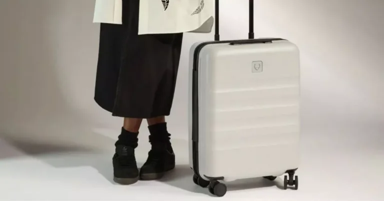 Savvy traveller avoids luggage fines on budget airlines with her ‘go-to’ perfectly sized cabin case