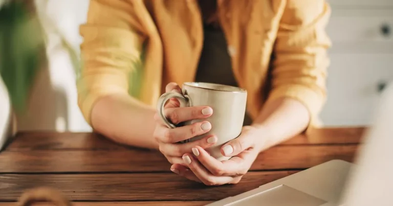 Flight attendant reveals hot drink you ‘must avoid’ before getting on plane