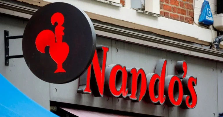 Nando’s is now offering a delivery service from select UK locations and we’re so excited